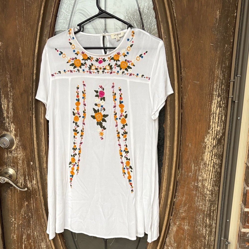 Umgee Embroidered Mini Dress! small